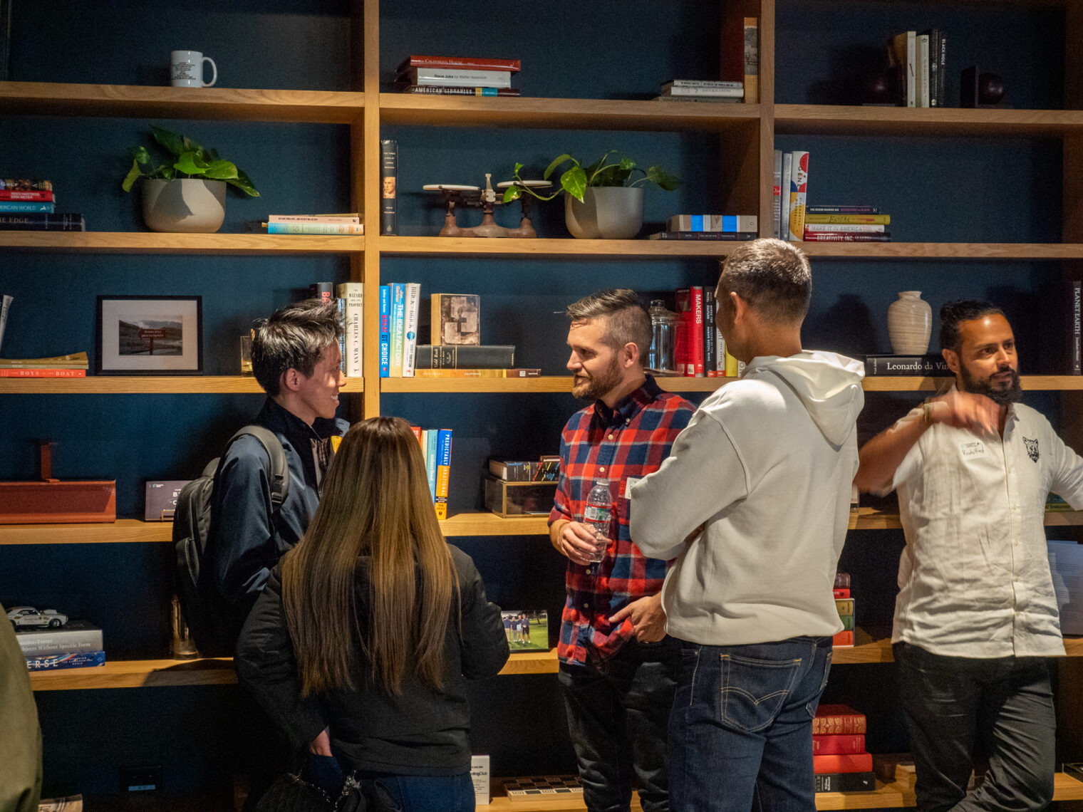 People mingling at the Stanford crypto happy hour event